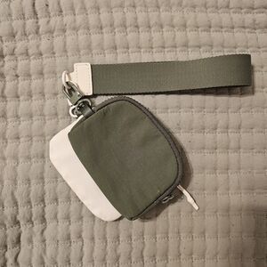 Green and White Wristlet Pouch